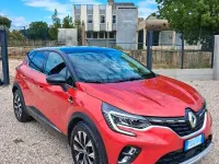 Usata Renault Captur Techno 140 CV (102 kW) 2023 Rosso SUV