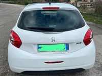 Usata Peugeot 208 82 CV (60 kW) 2014 Bianco Utilitaria