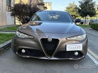 Usata Alfa Romeo Giulia Super 150 CV (110 kW) 2017 Grigio Berlina