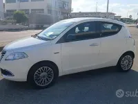 Usata Lancia Ypsilon 77 CV (56 kW) 2013 Bianco Utilitaria