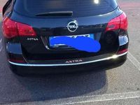 Usata Opel Astra Cosmo 140 CV (102 kW) 2014 Nero Station wagon