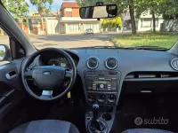 Usata Ford Fusion 80 CV (58 kW) 2012 Blu Utilitaria