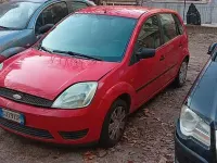 Usata Ford Fiesta 73 CV (53 kW) 2004 Rosso Utilitaria
