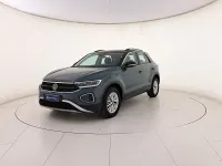 Usata VW T-Roc Life 116 CV (85 kW) 2025 Petroleum blue metallizzato nero SUV