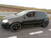 Usata VW Golf V 105 CV (77 kW) 2004 Nero Utilitaria