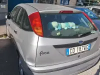 Käytetty Ford Focus 100 HP (73 kW) 2002 Harmaa Sedan