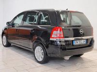 Usata Opel Zafira 150 CV (110 kW) 2012 Nero Monovolume