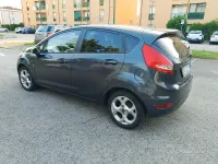 Usata Ford Fiesta Titanium 82 CV (60 kW) 2009 Grigio Berlina