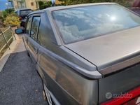 Usata Alfa Romeo 75 120 CV (88 kW) 1989 Grigio Berlina