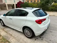 Usata Alfa Romeo Giulietta Distinctive 120 CV (88 kW) 2011 Bianco Utilitaria