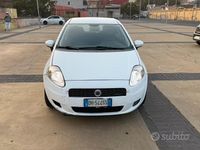 Usata Fiat Grande Punto 90 CV (66 kW) 2007 Bianco Utilitaria