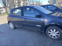 Usata Renault Clio II Dynamique 75 CV (55 kW) 2010 Berlina