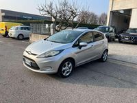 Usata Ford Fiesta Titanium 95 CV (69 kW) 2011 Argento Utilitaria