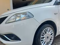 Usata Lancia Ypsilon 69 CV (50 kW) 2017 Bianco Utilitaria