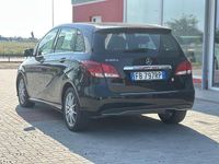 Usata Mercedes B180 Business 109 CV (80 kW) 2016 Nero Monovolume