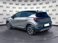 Usata Renault Captur 143 CV (105 kW) 2023 Grigio SUV