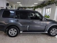 Usata Mitsubishi Pajero Intense 200 CV (147 kW) 2015 Grigio SUV