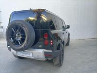 Usata Land Rover Defender SE 200 CV (147 kW) 2023 Santorini black SUV