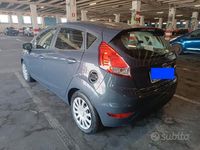 Usata Ford Fiesta 75 CV (55 kW) 2015 Blu/azzurro Utilitaria