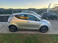 Usata Lancia Ypsilon Platinum 69 CV (50 kW) 2016 Argento Utilitaria