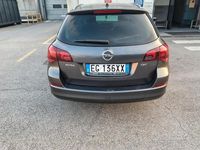 Usata Opel Astra 110 CV (80 kW) 2011 Grigio Berlina