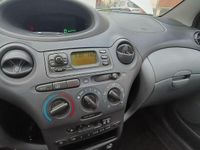 Usata Toyota Yaris Sol 68 CV (50 kW) 2001 Utilitaria