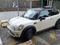 Usata Mini Cooper D 109 CV (80 kW) 2009 Beige Utilitaria