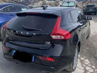 Usata Volvo V40 120 CV (88 kW) 2018 Nero Station wagon
