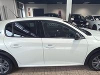 Usata Peugeot e-208 Allure 100 kW (136 CV) 2022 Bianco Utilitaria