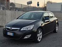 Usata Opel Astra 110 CV (80 kW) 2012 Nero Berlina