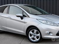 Usata Ford Fiesta Titanium 70 CV (51 kW) 2010 Grigio Berlina