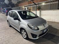 Usata Renault Twingo Dynamique 75 CV (55 kW) 2011 Gray Utilitaria
