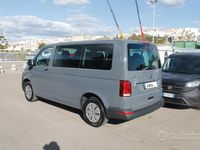 Usata VW Caravelle Trendline 110 CV (80 kW) 2023 Grigio Monovolume