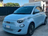 Usata Fiat 500e Icon 42 kW (58 CV) 2021 Bluazzurro Berlina