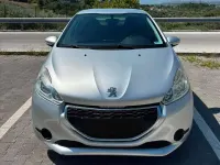 Usata Peugeot 208 Active 68 CV (50 kW) 2013 Argento Utilitaria