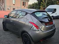 Usata Lancia Ypsilon Silver 69 CV (50 kW) 2022 Grigio Utilitaria