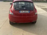 Usata Lancia Ypsilon Gold 69 CV (50 kW) 2018 Rosso Utilitaria