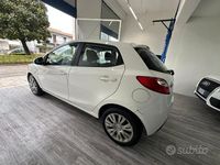 Usata Mazda 2 86 CV (63 kW) 2010 Bianco Utilitaria