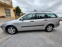 Usata Ford Focus Zetec 100 CV (73 kW) 2004 Grigio Berlina
