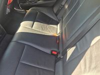 Begagnad BMW 318 Sport Line 143 HK (105 kW) 2013 Vit Kombi