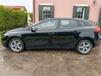 Usata Volvo V40 Kinetic 119 CV (87 kW) 2015 Nero Berlina