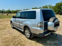 Usata Mitsubishi Pajero Instyle 170 CV (125 kW) 2007 Grigio SUV