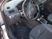 Usata Opel Astra Cosmo 116 CV (85 kW) 2008 Argento Berlina