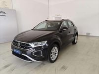 Usata VW T-Roc Life 116 CV (85 kW) 2023 Deep black SUV