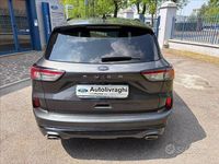 Usata Ford Kuga ST-Line 150 CV (110 kW) 2023 Grigio SUV