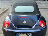 Usata VW New Beetle 105 CV (77 kW) 2007 Bluazzurro Utilitaria