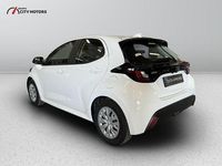 Usata Toyota Yaris Hybrid Active 116 CV (85 kW) 2025 Bianco Berlina