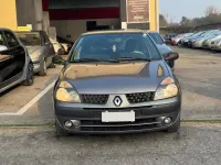Usata Renault Clio II Authentique 58 CV (42 kW) 2004 Grigio Berlina