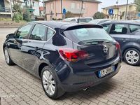 Usata Opel Astra Cosmo 140 CV (102 kW) 2012 Nero Berlina