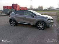 Usata Renault Captur 101 CV (74 kW) 2023 Grigio SUV